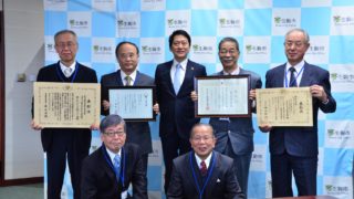 今年大活躍の鹿ノ台４団体が市長へ受賞報告
